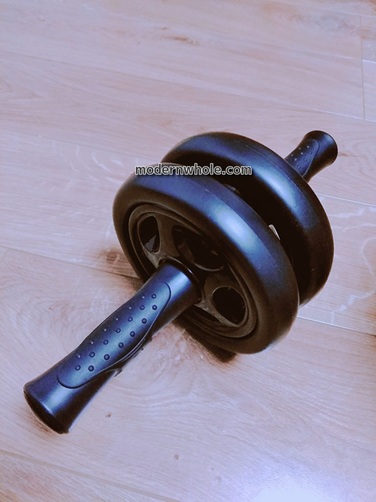 腹筋ローラーでダイエットはもちろんストレッチや腰痛改善にも！