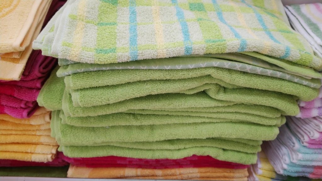 フェイスタオルが安いお店で大量購入！浴室回りの模様替えで2色選べる